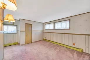 10 Grape Ln, Hicksville, NY 11801 - Photo 16