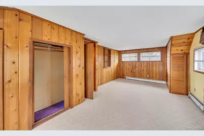 10 Grape Lane, Hicksville, NY 11801 - Photo 22