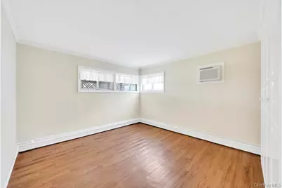 10 Grape Lane, Hicksville, NY 11801 - Photo 12