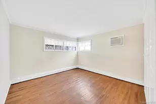 10 Grape Ln, Hicksville, NY 11801 - Photo 12