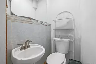 105-18 171st Pl, Jamaica, NY 11433 - Photo 28