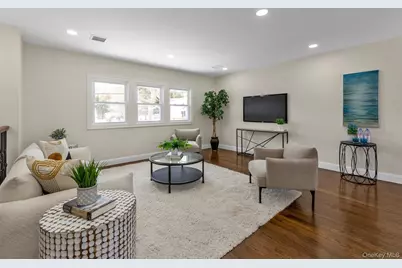 3 Jayne Avenue, Melville, NY 11747 - Photo 2