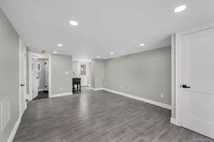 39 Layton St, Freeport, NY 11520 - Photo 8