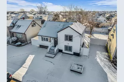 39 Layton Street, Freeport, NY 11520 - Photo 18