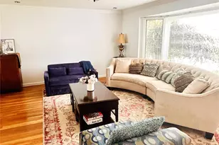 310 Southwood Cir, Syosset, NY 11791 - Photo 6