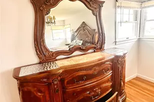 310 Southwood Cir, Syosset, NY 11791 - Photo 10