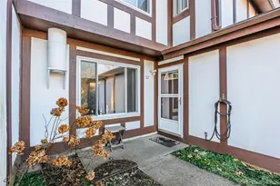 52 Briar Hill Ct, Middle Island, NY 11953 - Photo 2