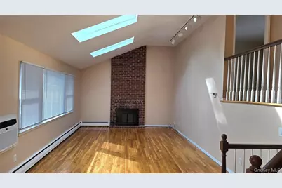 1 Elvira Court, Huntington, NY 11743 - Photo 2