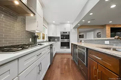 3 Neptune Place, Massapequa, NY 11758 - Photo 12