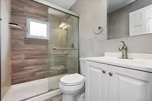 3 Neptune Pl, Massapequa, NY 11758 - Photo 20