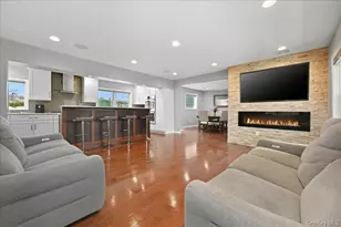 3 Neptune Pl, Massapequa, NY 11758 - Photo 4