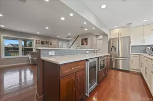 3 Neptune Pl, Massapequa, NY 11758 - Photo 14