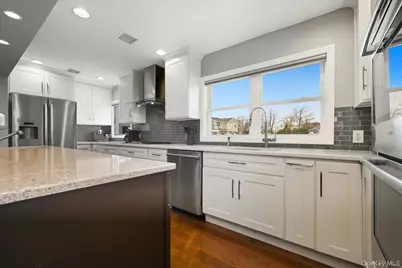 3 Neptune Place, Massapequa, NY 11758 - Photo 8