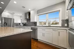 3 Neptune Pl, Massapequa, NY 11758 - Photo 8