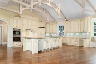 63 Premium Point, New Rochelle, NY 10801 - Photo 8