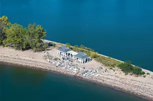 63 Premium Point, New Rochelle, NY 10801 - Photo 22