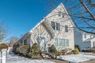 25 Princeton St, Williston Park, NY 11596 - Photo 2