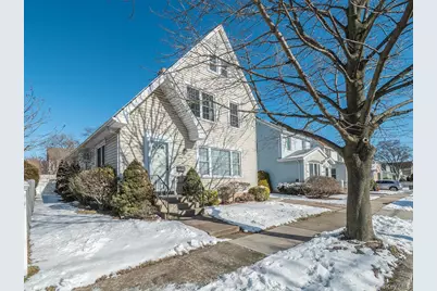 25 Princeton Street, Williston Park, NY 11596 - Photo 1