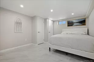 70 Nevada St, Hicksville, NY 11801 - Photo 28