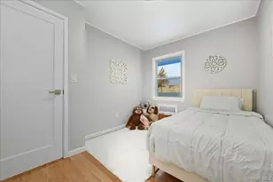 70 Nevada St, Hicksville, NY 11801 - Photo 14