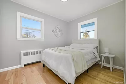 70 Nevada Street, Hicksville, NY 11801 - Photo 18