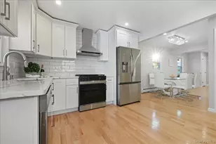 70 Nevada St, Hicksville, NY 11801 - Photo 12