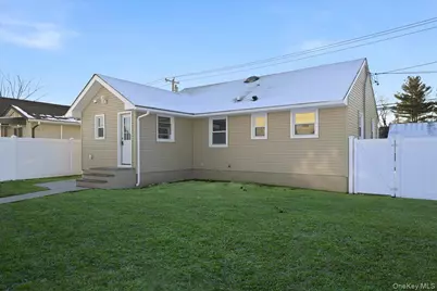 70 Nevada Street, Hicksville, NY 11801 - Photo 32