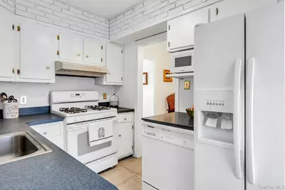 20 Law Street, Valley Stream, NY 11580 - Photo 10