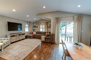 75 Bar Beach Rd, Port Washington, NY 11050 - Photo 10