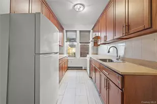 1586 E 22nd St, Brooklyn, NY 11210 - Photo 12