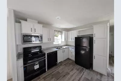 11 Square Hill Road #27, New Windsor, NY 12553 - Photo 4