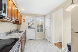 983 Warren Ave, Peekskill, NY 10566 - Photo 6