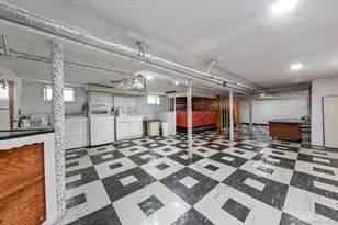 92-69 220th St, Queens Village, NY 11428 - Photo 26