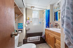 92-69 220th St, Queens Village, NY 11428 - Photo 18