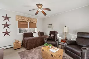 16 Dahlia Ln, Wantagh, NY 11793 - Photo 14