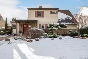 16 Dahlia Ln, Wantagh, NY 11793 - Photo 2