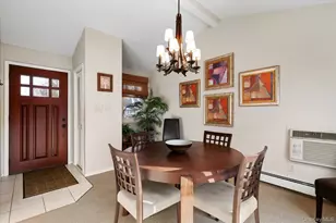 16 Dahlia Ln, Wantagh, NY 11793 - Photo 6