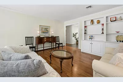 205 Oak Neck Lane, West Islip, NY 11795 - Photo 8