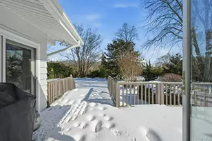 205 Oak Neck Ln, West Islip, NY 11795 - Photo 26