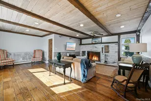 205 Oak Neck Ln, West Islip, NY 11795 - Photo 16