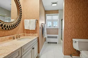 205 Oak Neck Ln, West Islip, NY 11795 - Photo 22