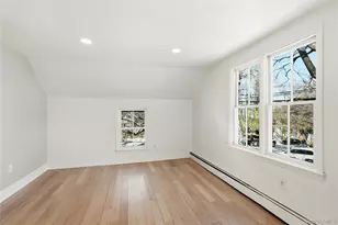 15 Hicks St, Roslyn, NY 11576 - Photo 10