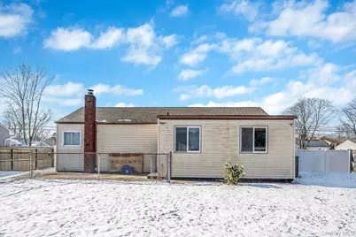 2711 Connecticut Avenue, Medford, NY 11763 - Photo 4