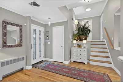 6 Dale Avenue, Syosset, NY 11791 - Photo 2