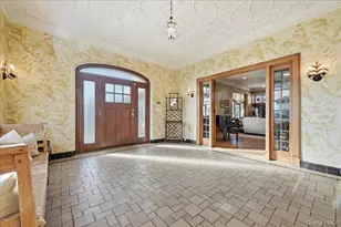 156 Beach 147th St, Neponsit, NY 11694 - Photo 4