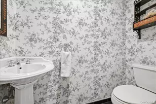 156 Beach 147th St, Neponsit, NY 11694 - Photo 18