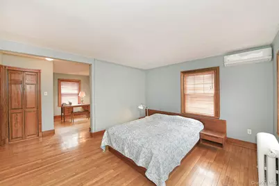 198 Warner Avenue, Roslyn Heights, NY 11577 - Photo 24