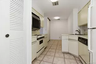 99 S Park Ave, Rockville Centre, NY 11570 - Photo 6