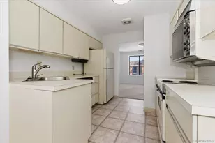 99 S Park Ave, Rockville Centre, NY 11570 - Photo 8