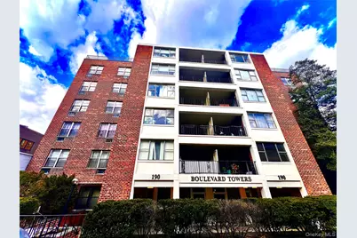 190 First Street #5E, Mineola, NY 11501 - Photo 1